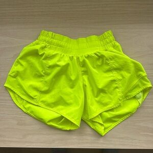 Lululemon Hotty Hot Shorts (size 0)
Neon yellow EUC
